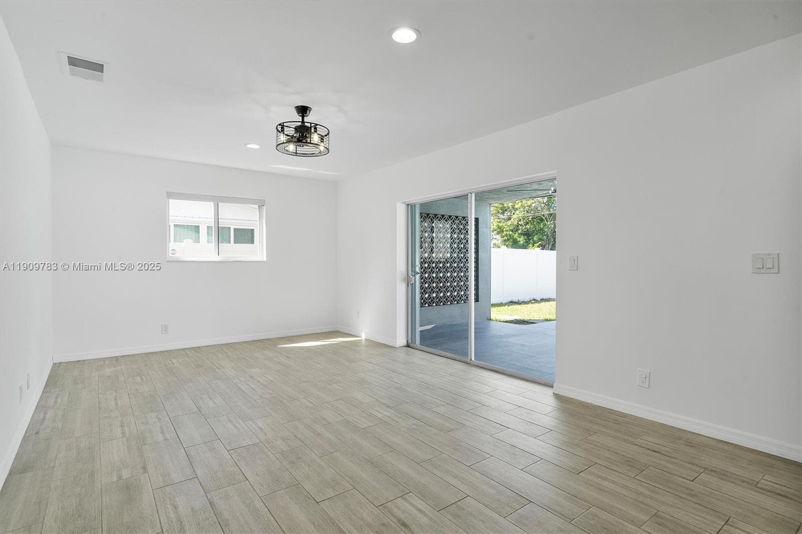 4309 Jackson St photo 9