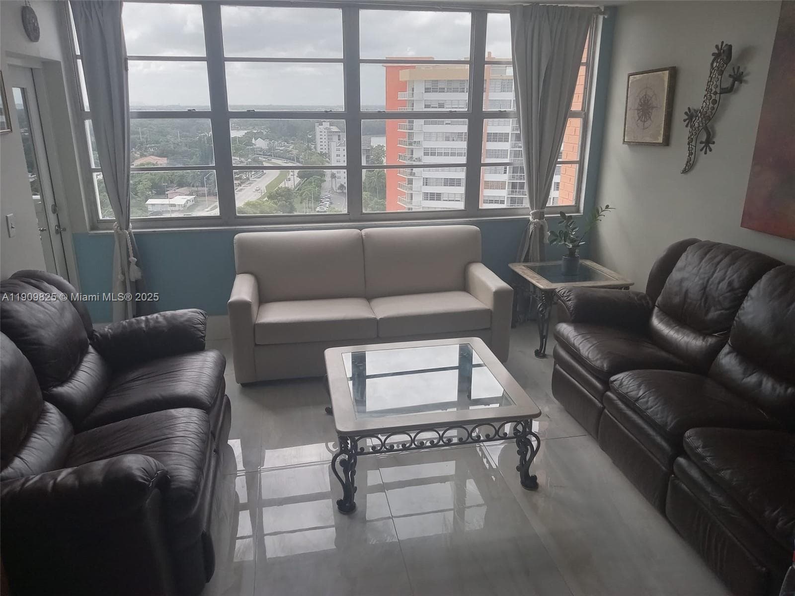 BUCKLEY TOWERS CONDO · #1603E in Miami - Photo 4