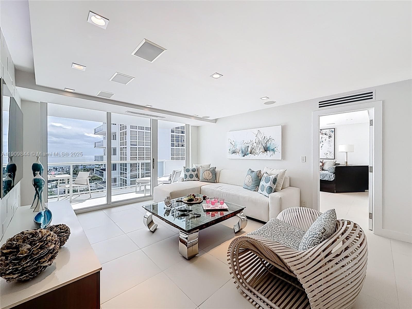 EMBASSY TOWER II INC COND · #15D in Fort Lauderdale - Photo 6