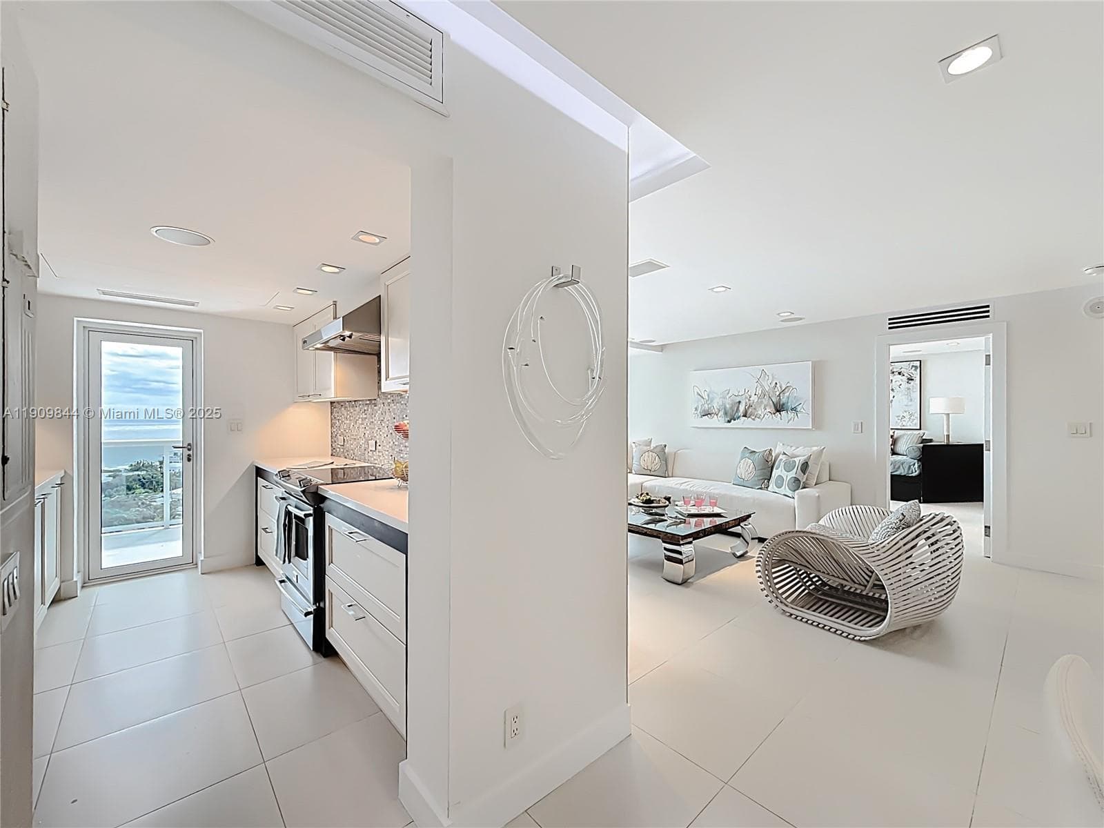 EMBASSY TOWER II INC COND · #15D in Fort Lauderdale - Photo 12