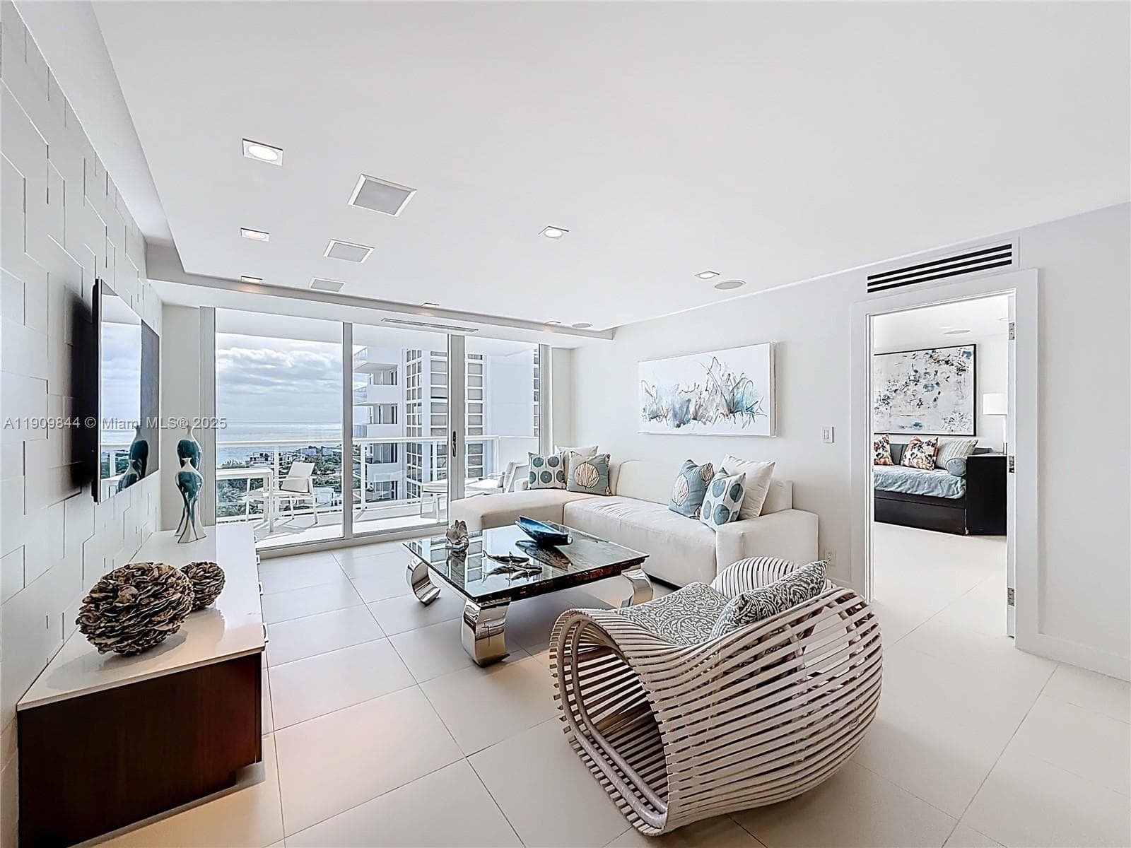EMBASSY TOWER II INC COND · #15D in Fort Lauderdale - Photo 5