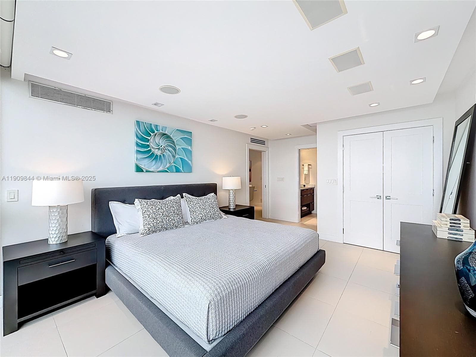EMBASSY TOWER II INC COND · #15D in Fort Lauderdale - Photo 24