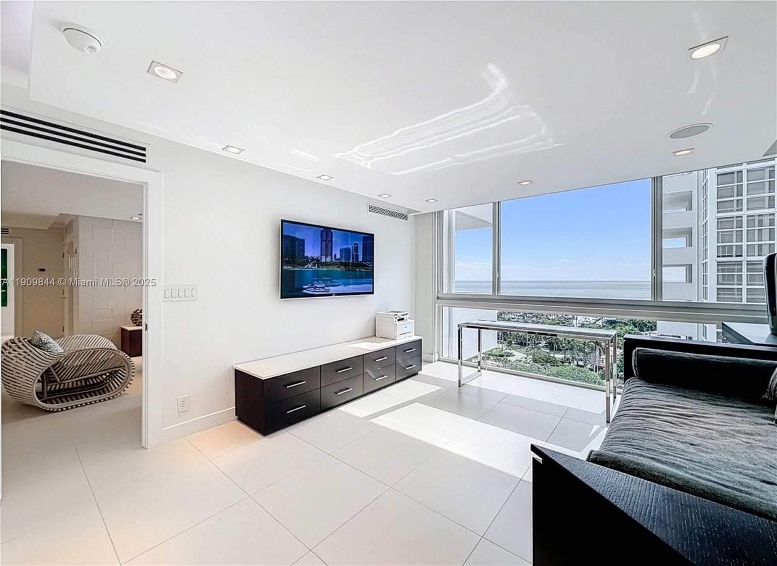 EMBASSY TOWER II INC COND · #15D in Fort Lauderdale - Photo 30