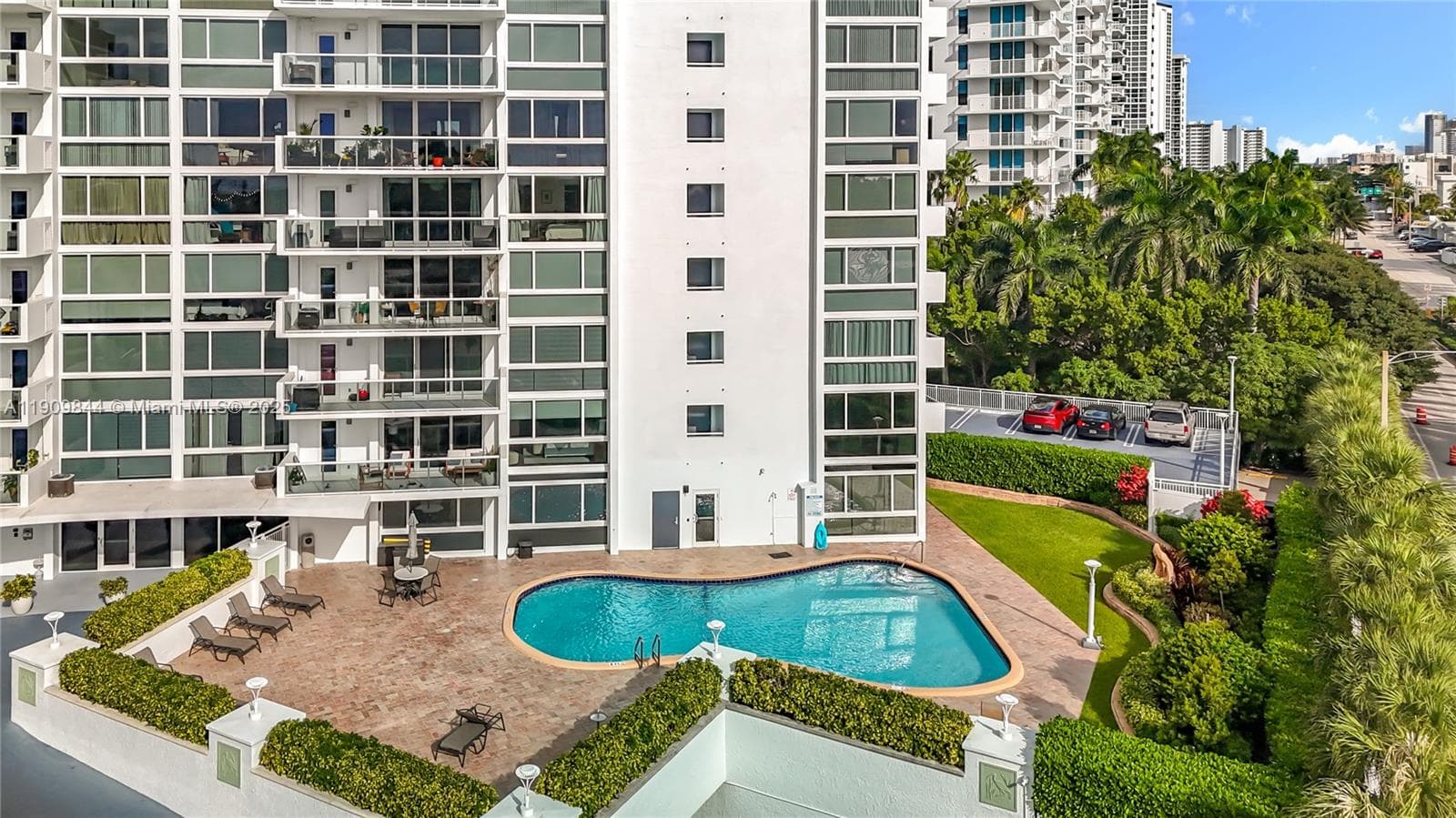 EMBASSY TOWER II INC COND · #15D in Fort Lauderdale - Photo 49