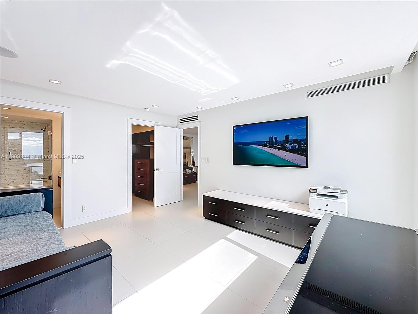 EMBASSY TOWER II INC COND · #15D in Fort Lauderdale - Photo 33