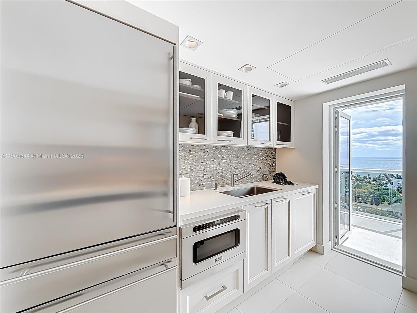 EMBASSY TOWER II INC COND · #15D in Fort Lauderdale - Photo 14