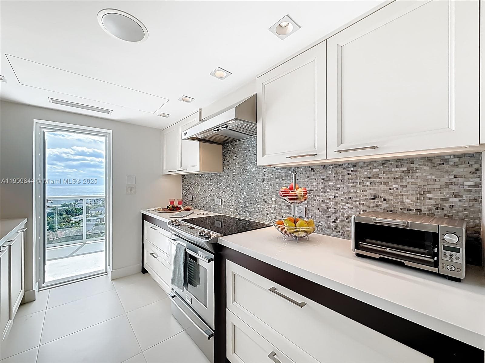 EMBASSY TOWER II INC COND · #15D in Fort Lauderdale - Photo 15