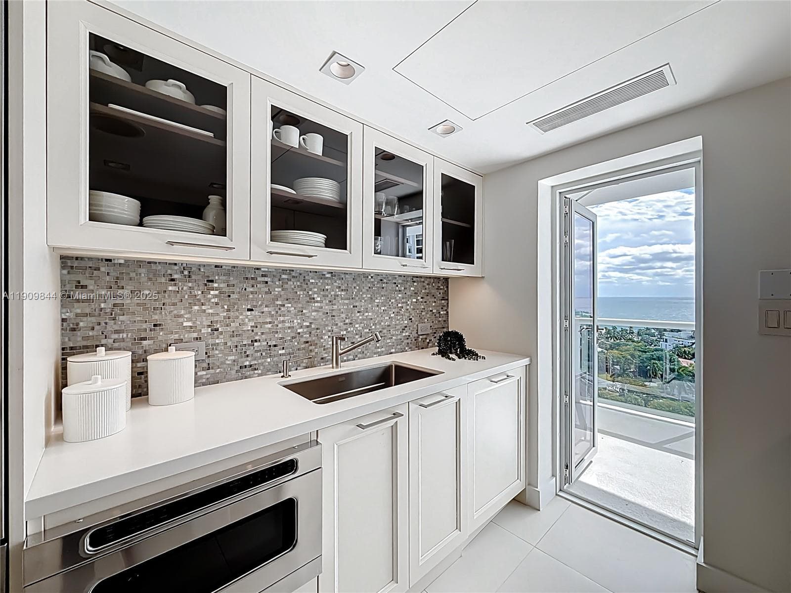 EMBASSY TOWER II INC COND · #15D in Fort Lauderdale - Photo 19