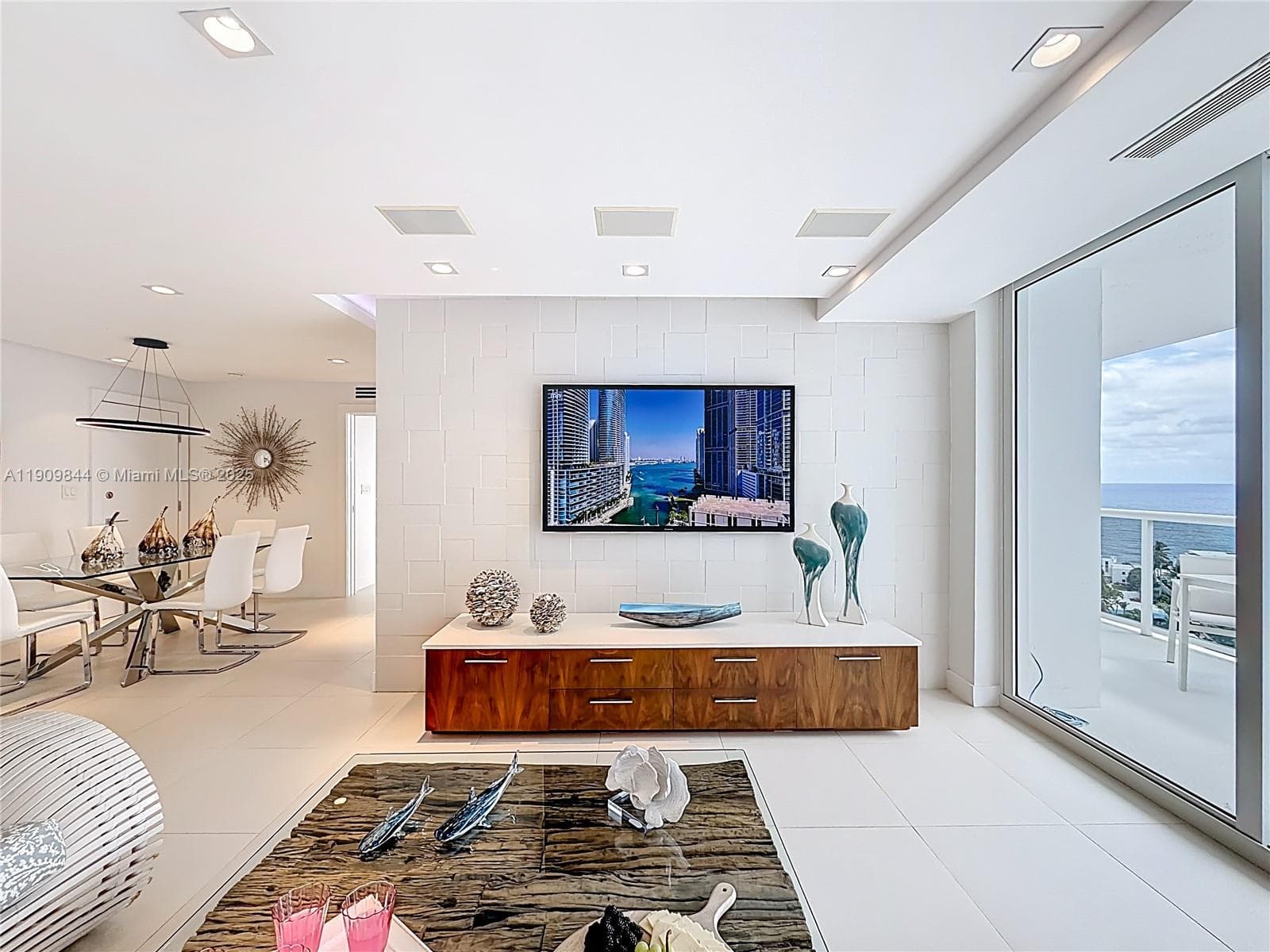 EMBASSY TOWER II INC COND · #15D in Fort Lauderdale - Photo 8