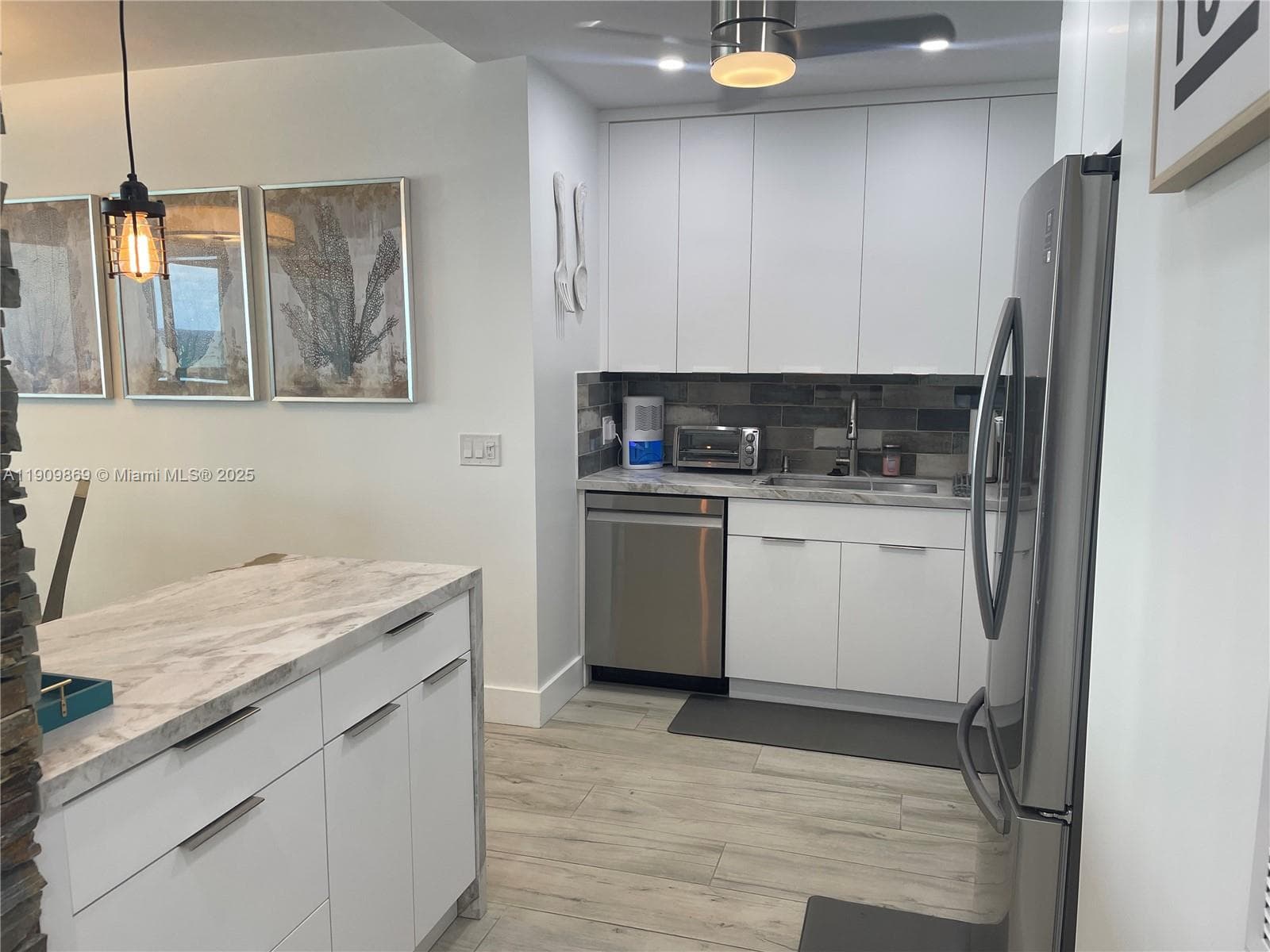 ALEXANDER TOWERS CONDO · #811 in Hollywood - Photo 2