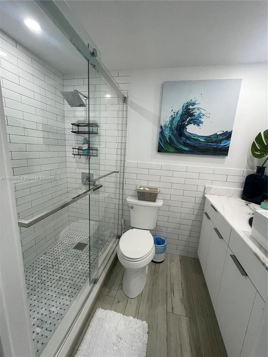 ALEXANDER TOWERS CONDO · #811 in Hollywood - Photo 7