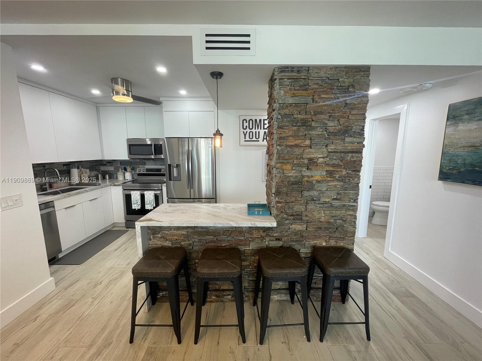 ALEXANDER TOWERS CONDO · #811 in Hollywood - Photo 3