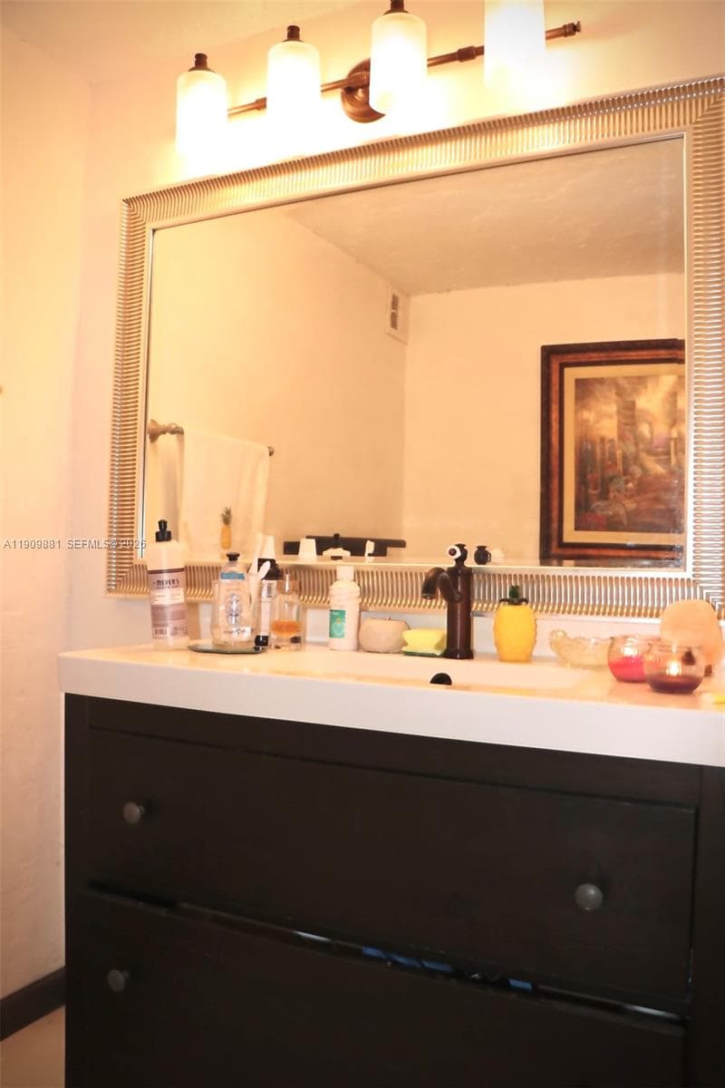 THE OLYMPUS CONDO · #920 in Hallandale Beach - Photo 16