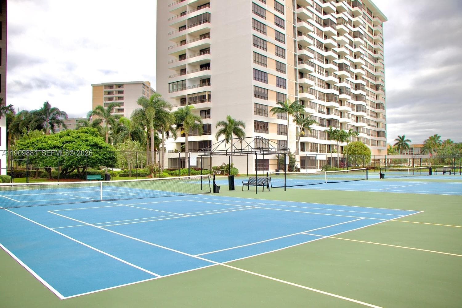 THE OLYMPUS CONDO · #920 in Hallandale Beach - Photo 4