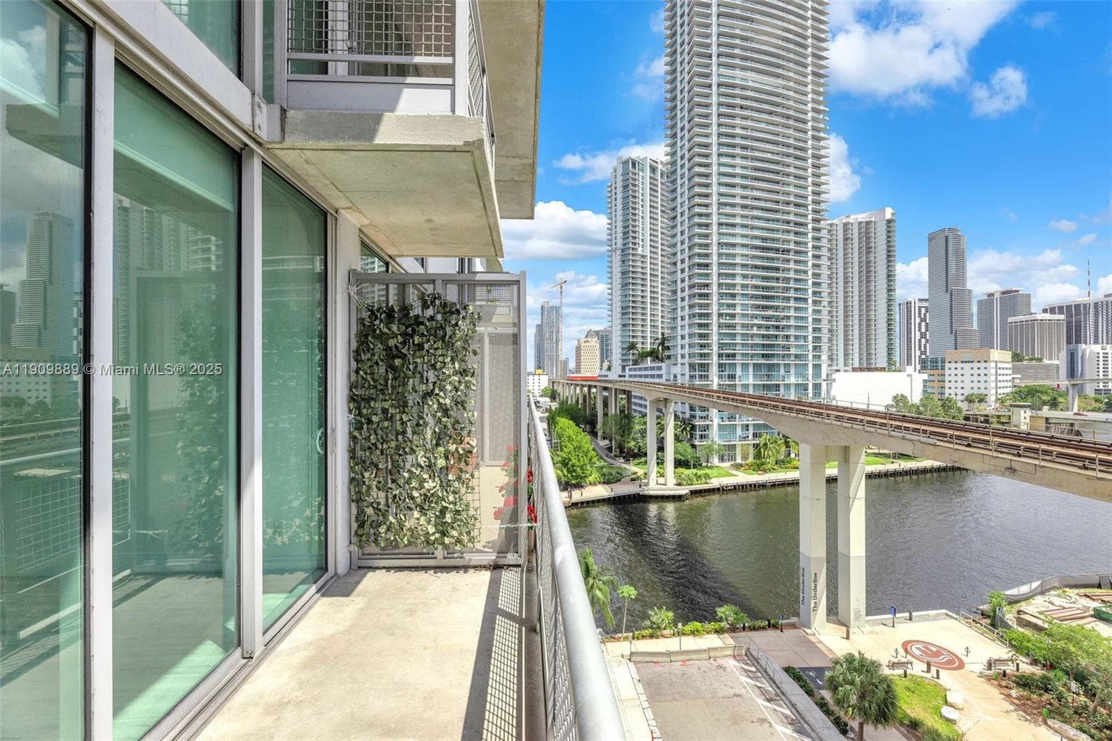 Neo Vertika · #1008 in Miami - Photo 20