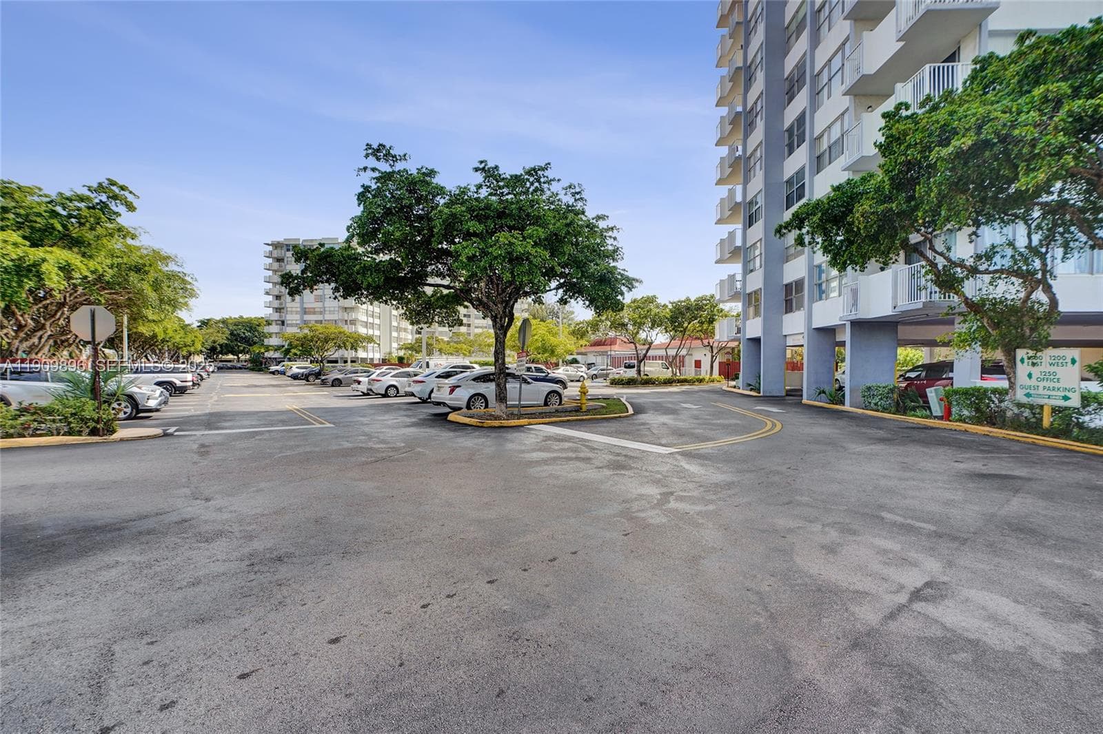 The Wilshire · #320E in Miami - Photo 9
