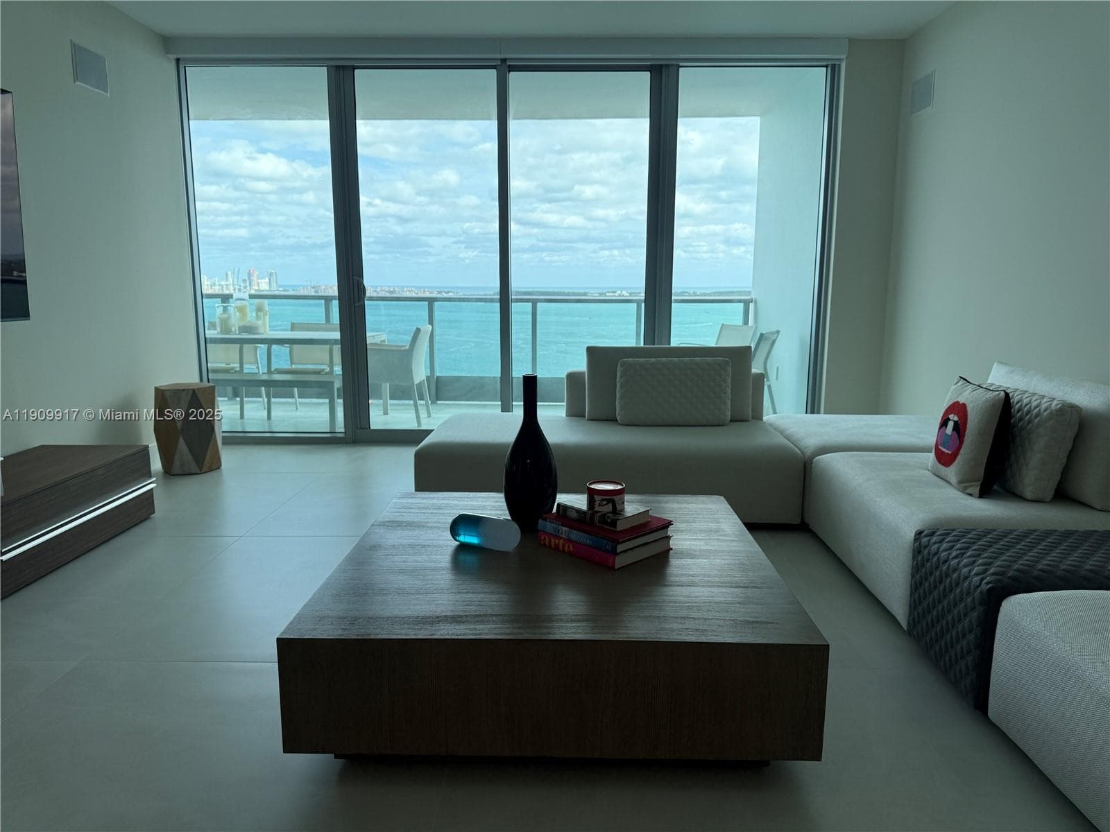 Jade Brickell · #2307 in Miami - Photo 6