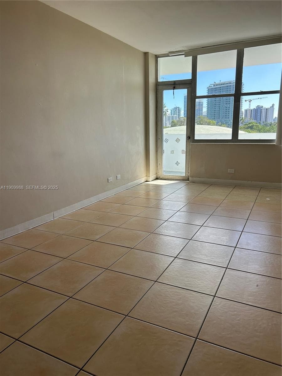 PARKVIEW POINT CONDO · #4K in Miami Beach - Photo 2