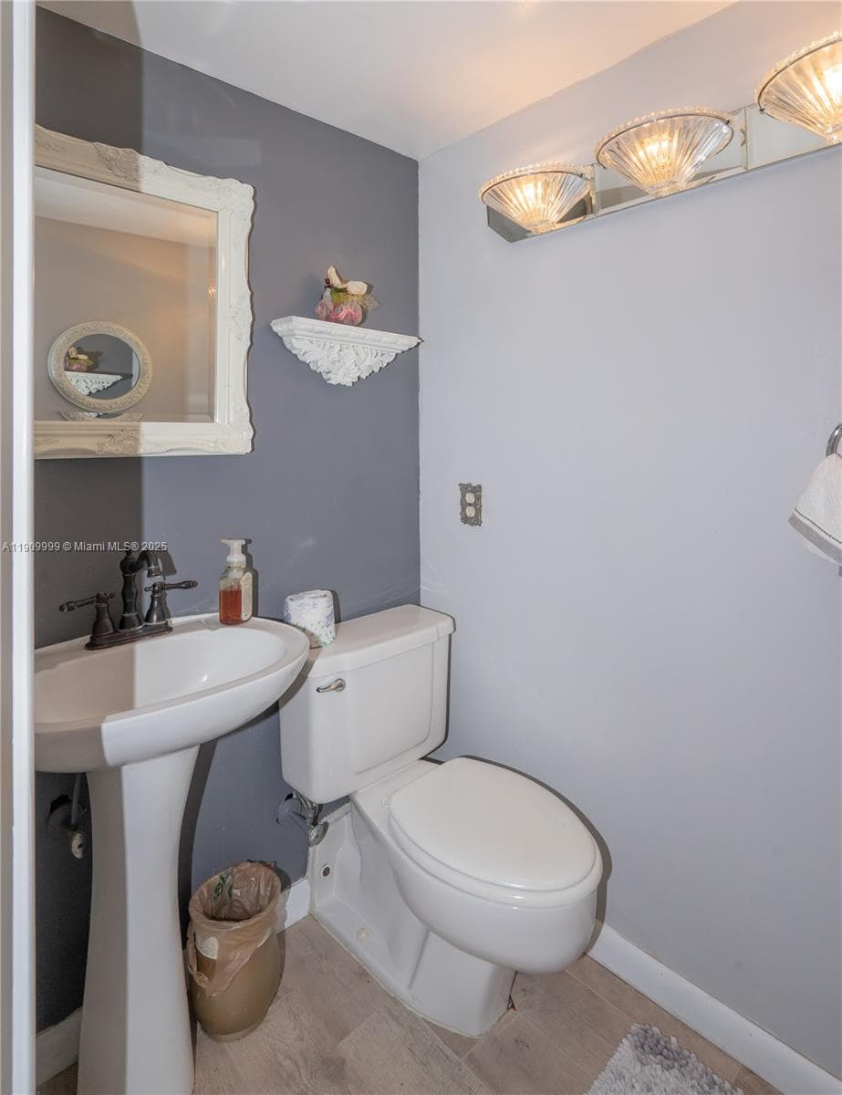 DESOTO PARK CONDO · #517 in Hallandale Beach - Photo 9