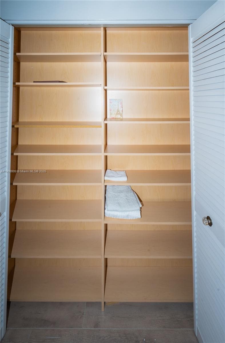 DESOTO PARK CONDO · #517 in Hallandale Beach - Photo 15