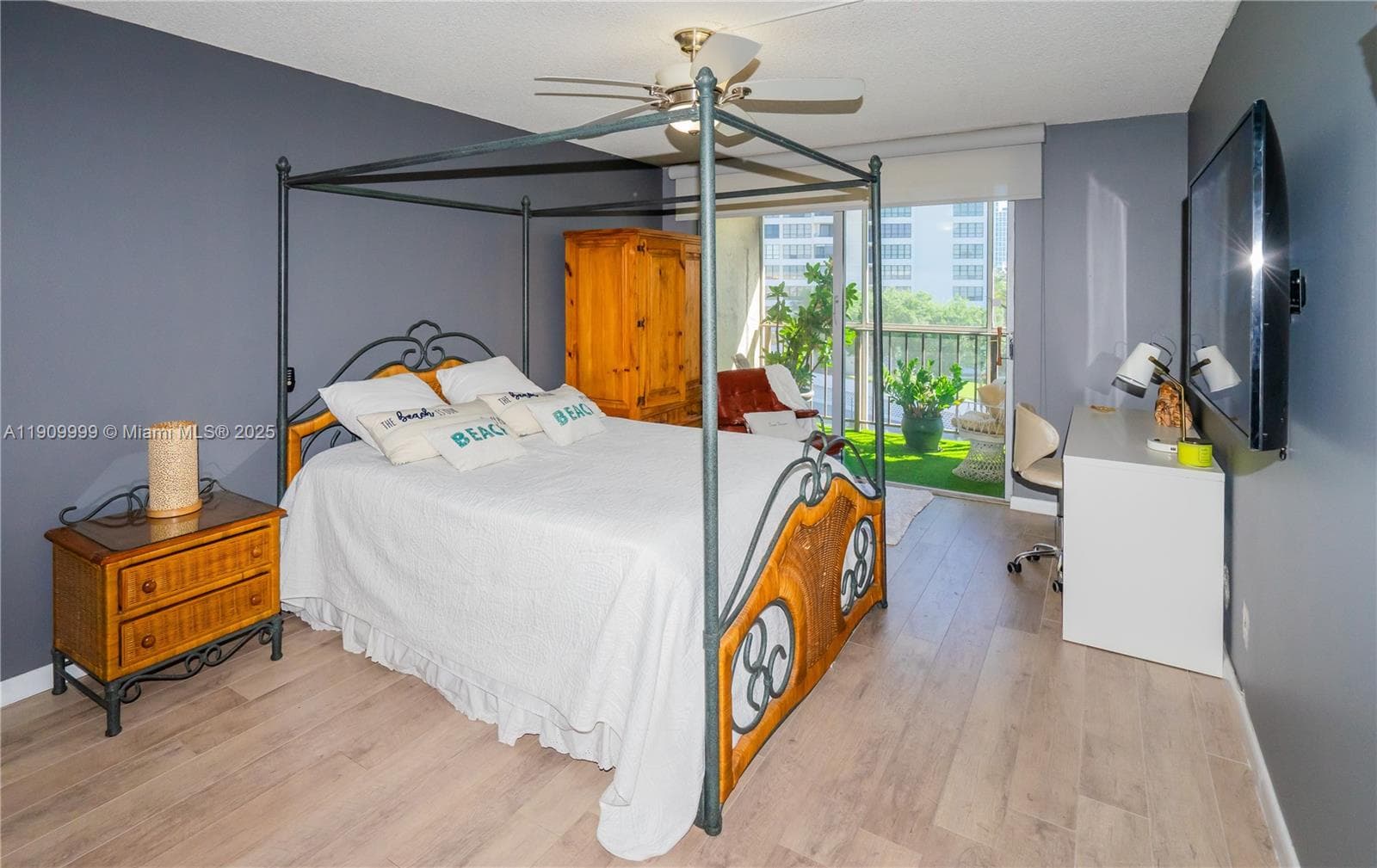 DESOTO PARK CONDO · #517 in Hallandale Beach - Photo 11