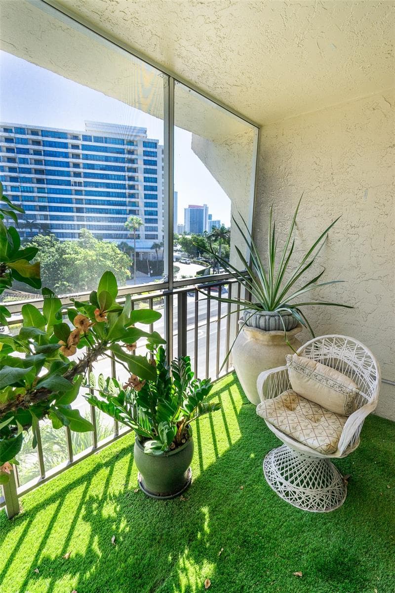 DESOTO PARK CONDO · #517 in Hallandale Beach - Photo 21