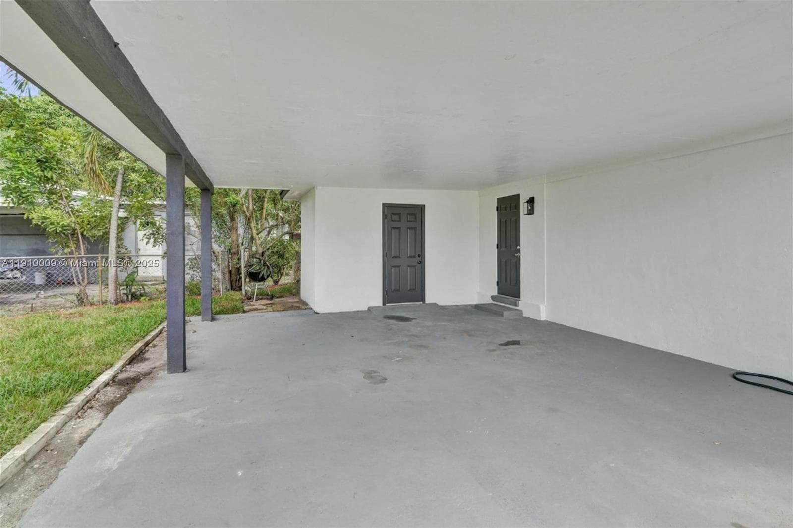 1143 NW 18th St photo 33