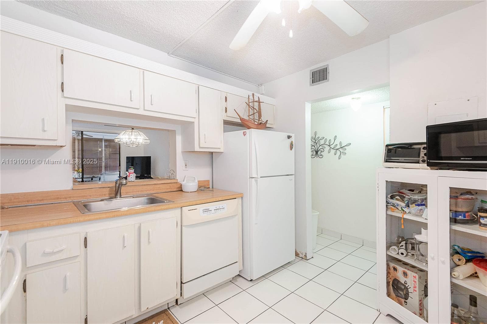 SOMERSET · #115J in Lauderdale Lakes - Photo 2