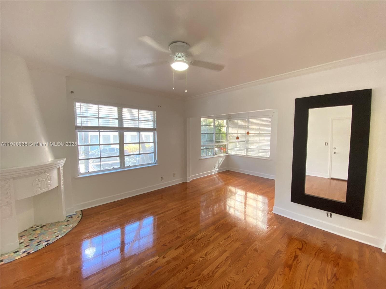 ART DECO CONDO · #105 in Miami Beach - Photo 1