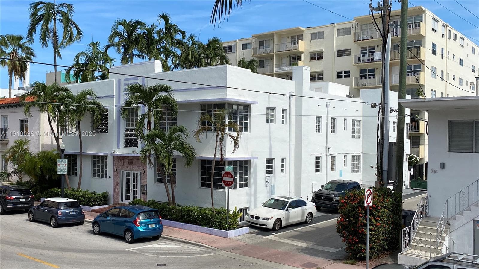 ART DECO CONDO · #105 in Miami Beach - Photo 20