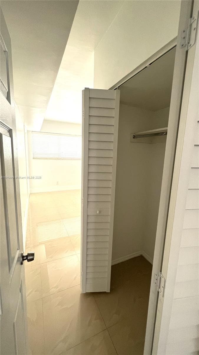 BISCAYNE BCH SUB · #1 in Miami Beach - Photo 15