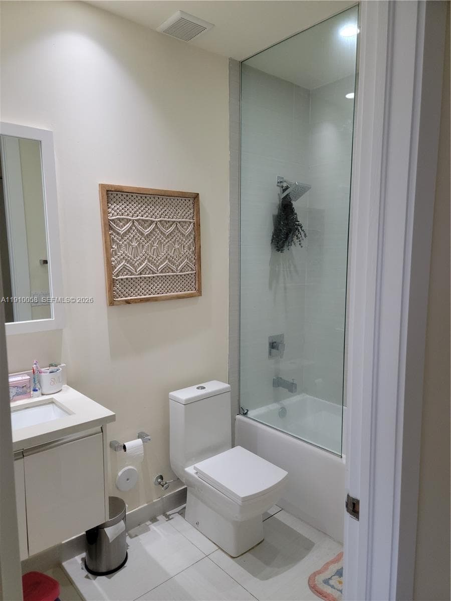 Landmark · #203 in Doral - Photo 6
