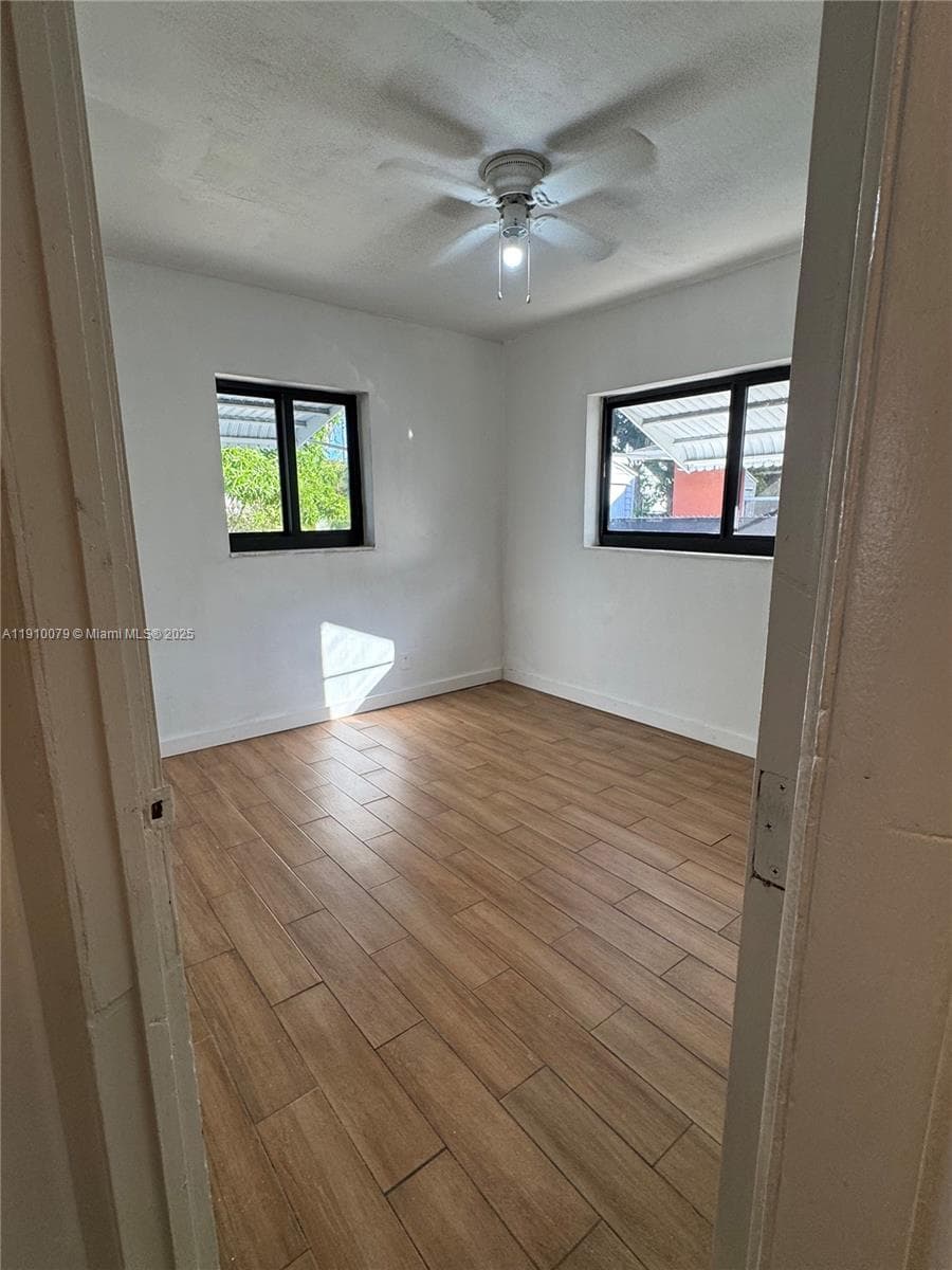 630 NW 14th Way photo 18