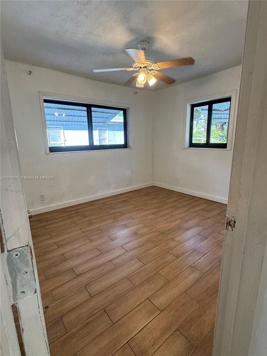 630 NW 14th Way photo 15