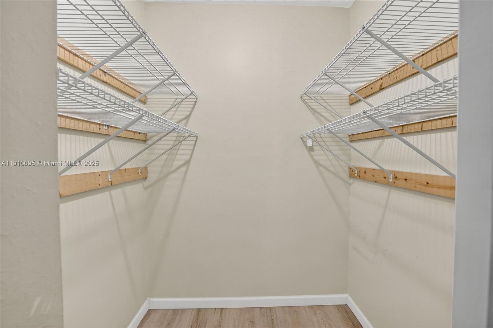 BEVERLY HILLS CONDO · #T218 in Hollywood - Photo 27