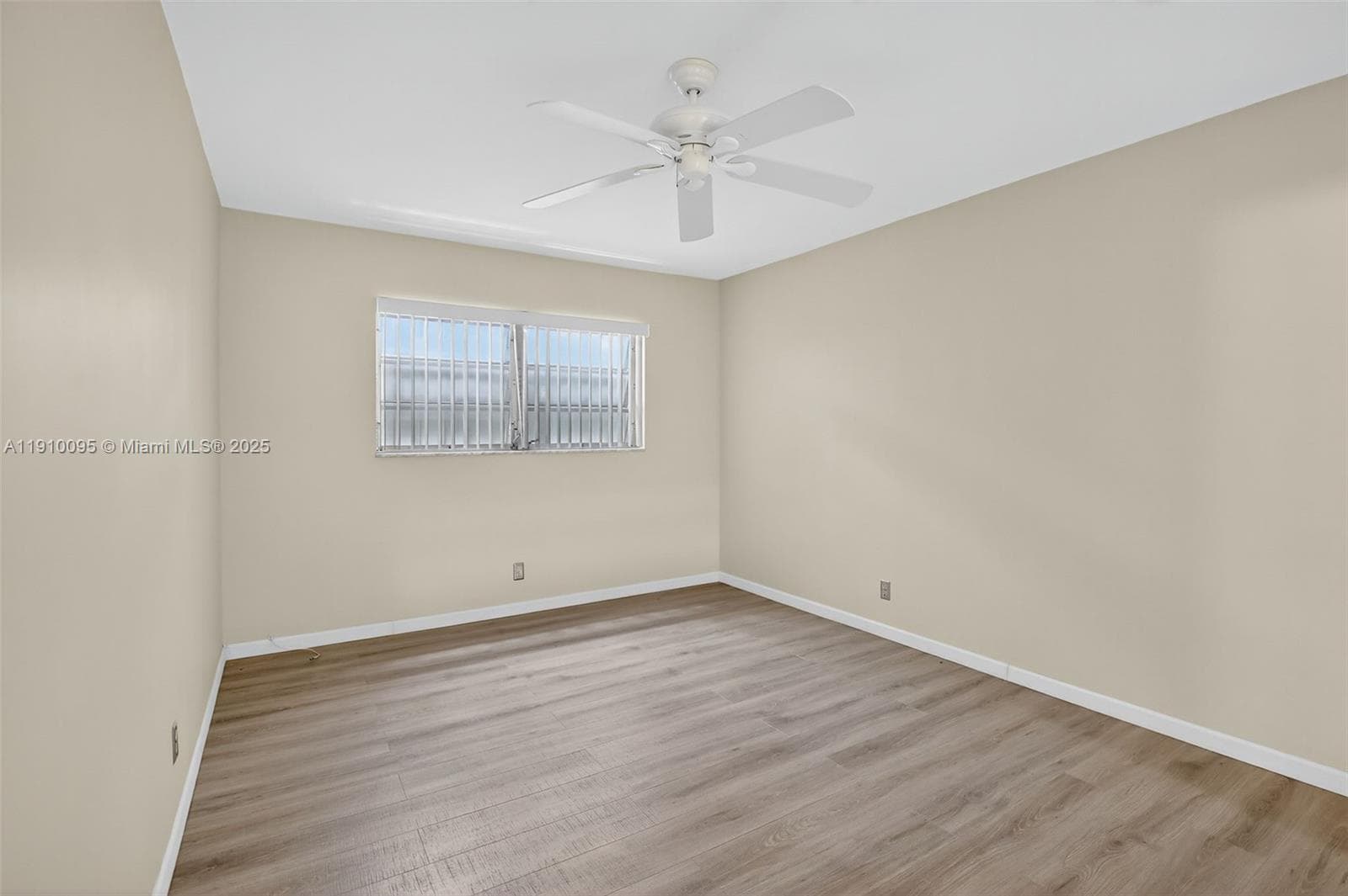 BEVERLY HILLS CONDO · #T218 in Hollywood - Photo 17