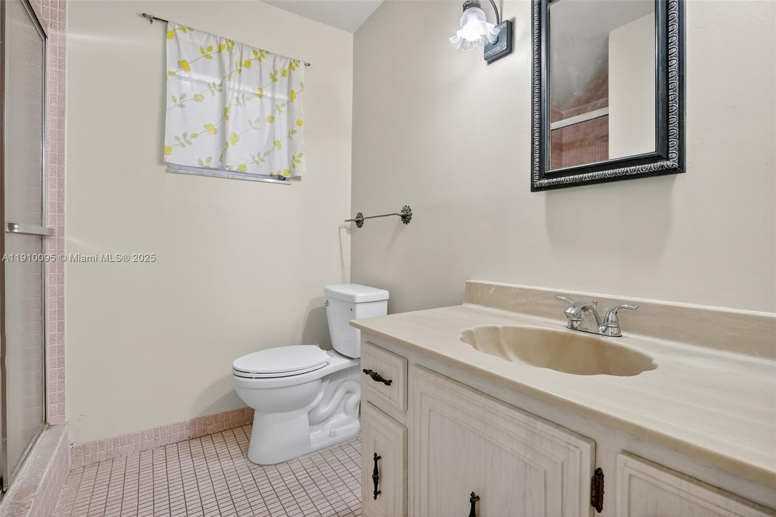 BEVERLY HILLS CONDO · #T218 in Hollywood - Photo 16