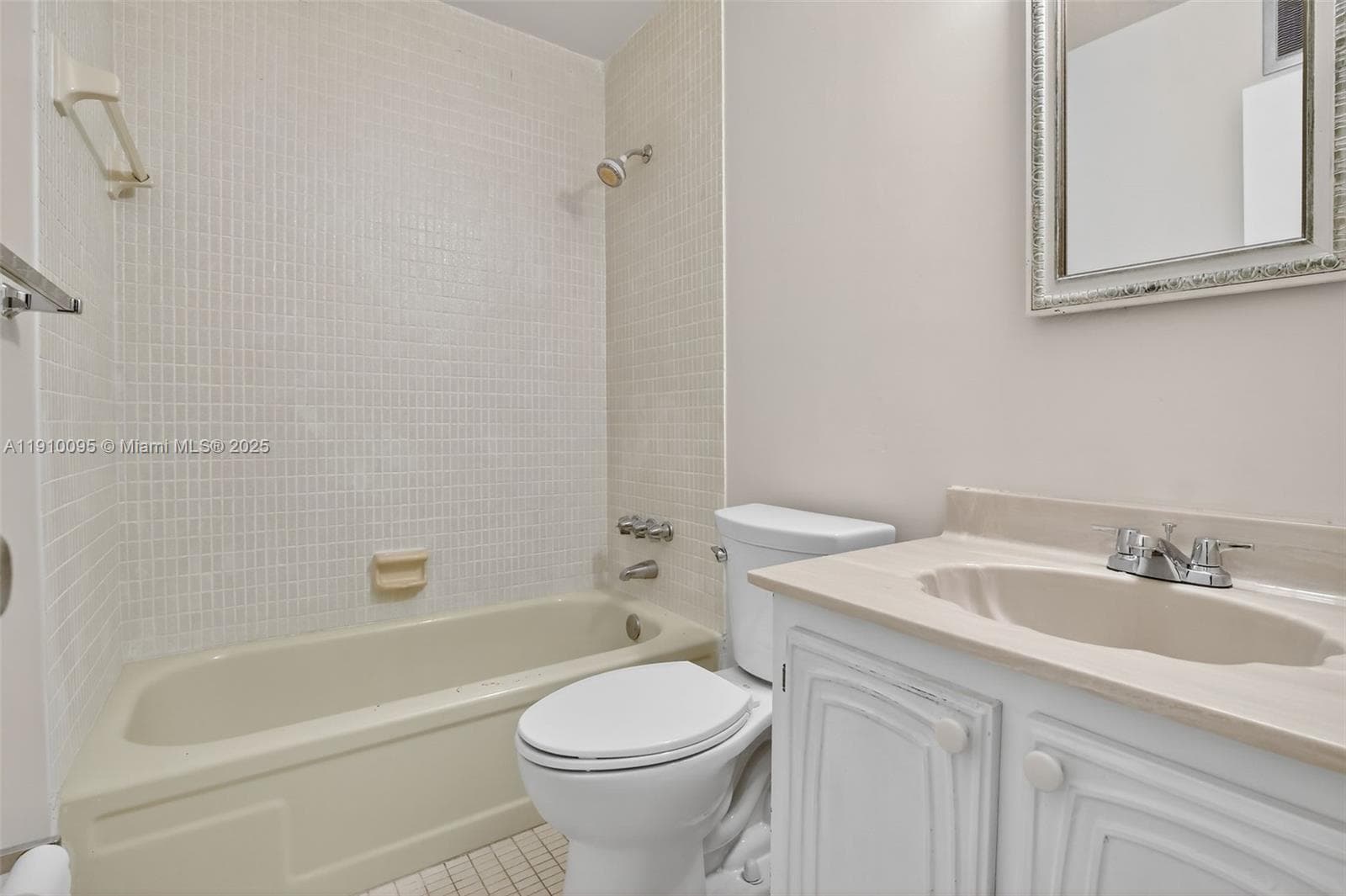 BEVERLY HILLS CONDO · #T218 in Hollywood - Photo 22