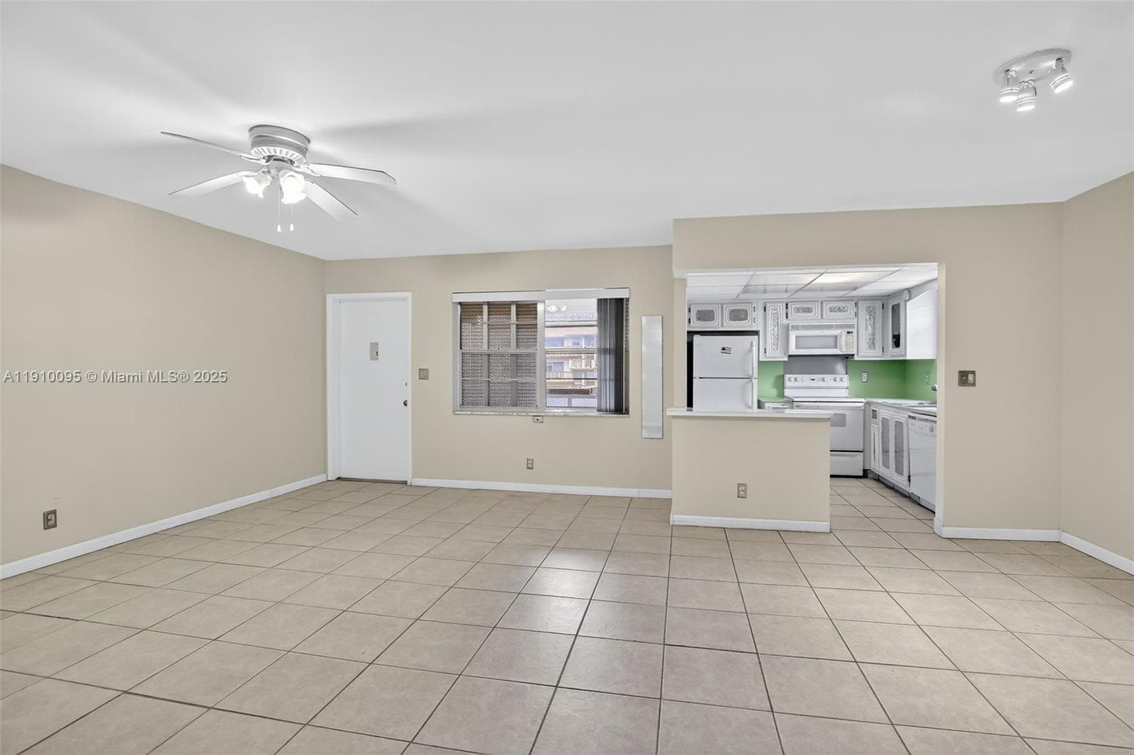 BEVERLY HILLS CONDO · #T218 in Hollywood - Photo 7