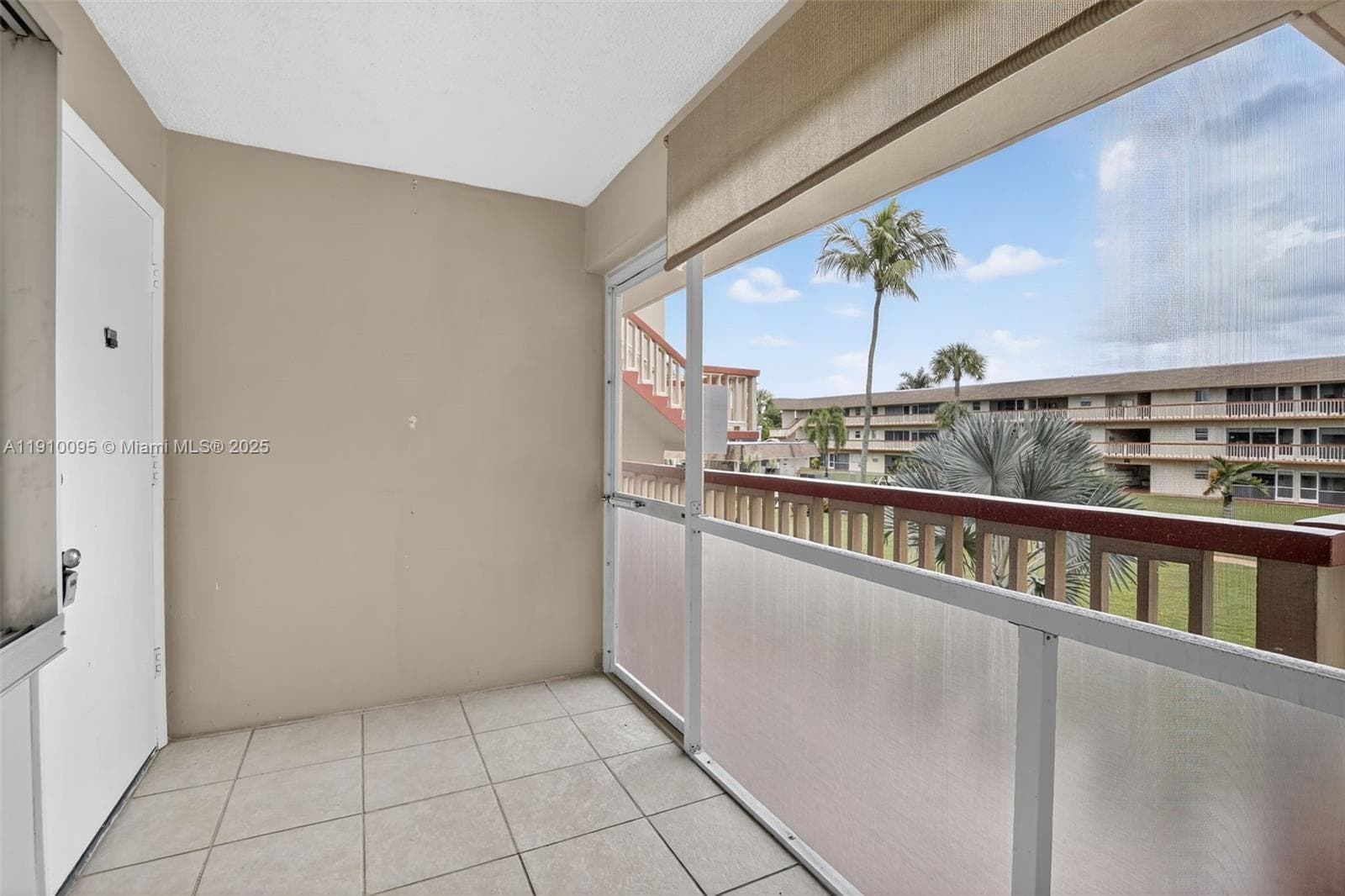 BEVERLY HILLS CONDO · #T218 in Hollywood - Photo 3