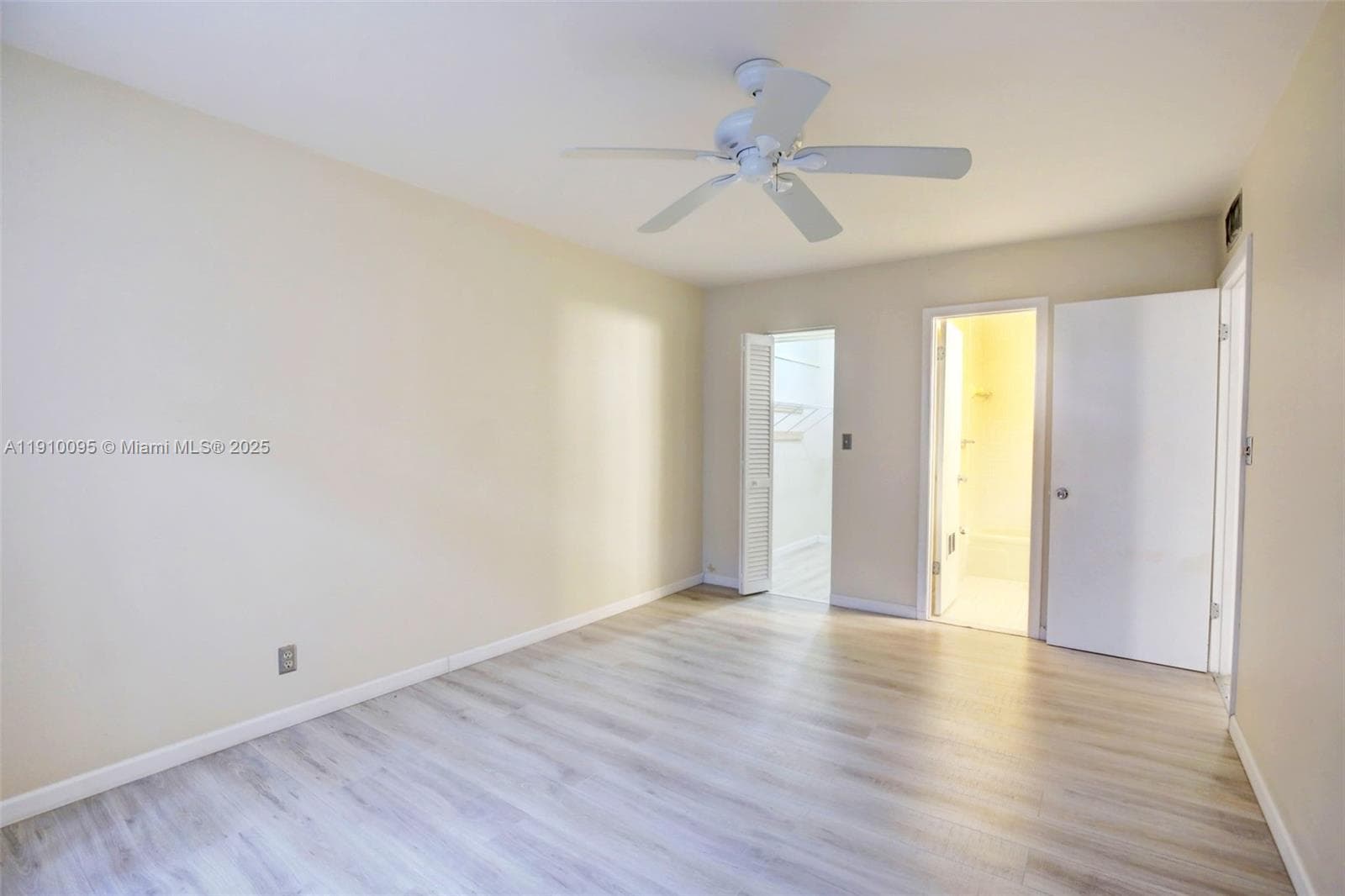 BEVERLY HILLS CONDO · #T218 in Hollywood - Photo 18
