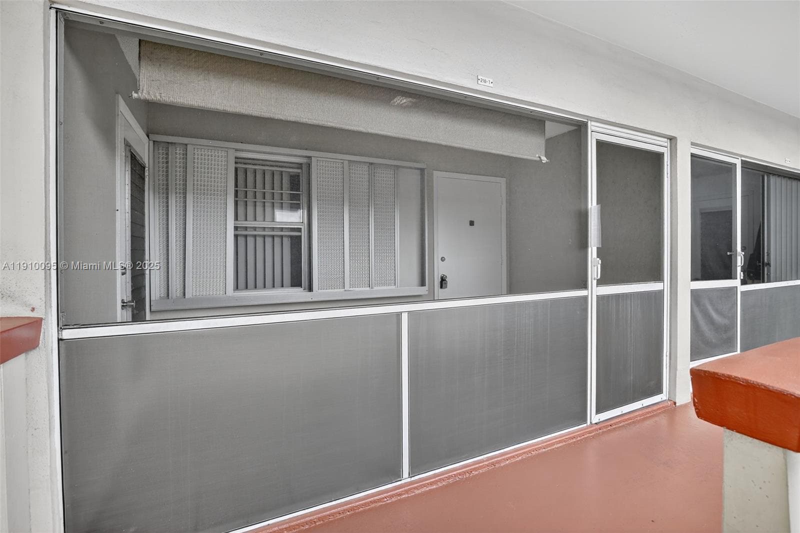 BEVERLY HILLS CONDO · #T218 in Hollywood - Photo 4