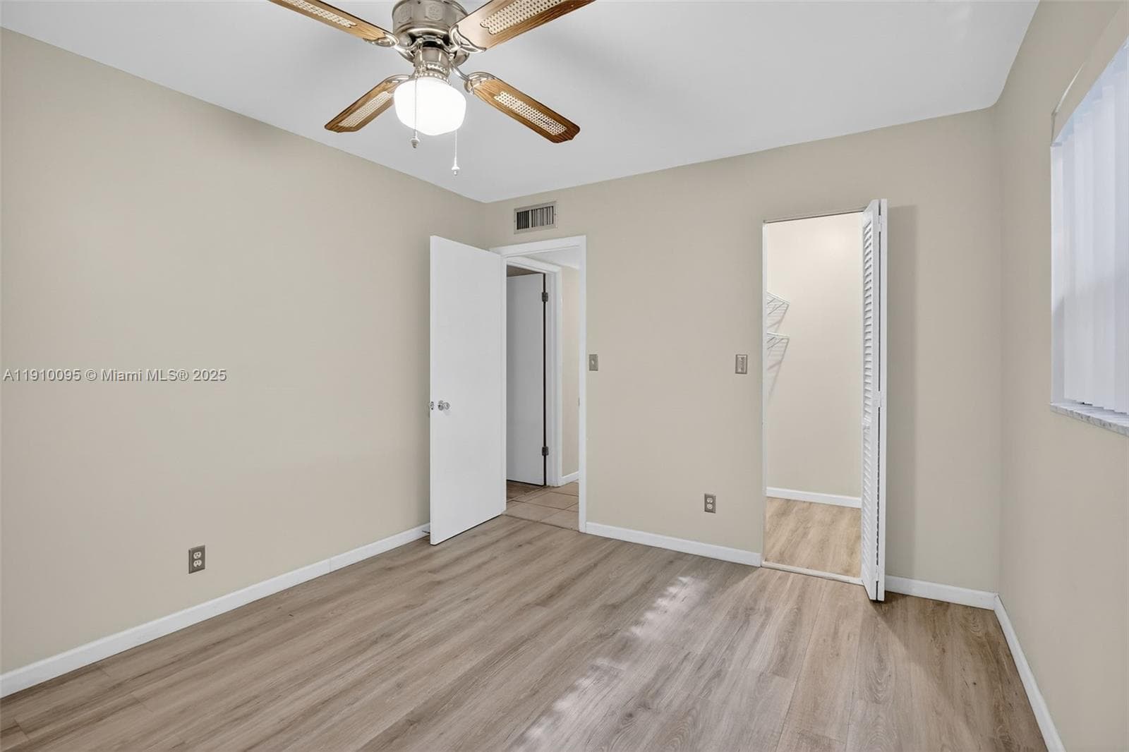 BEVERLY HILLS CONDO · #T218 in Hollywood - Photo 25