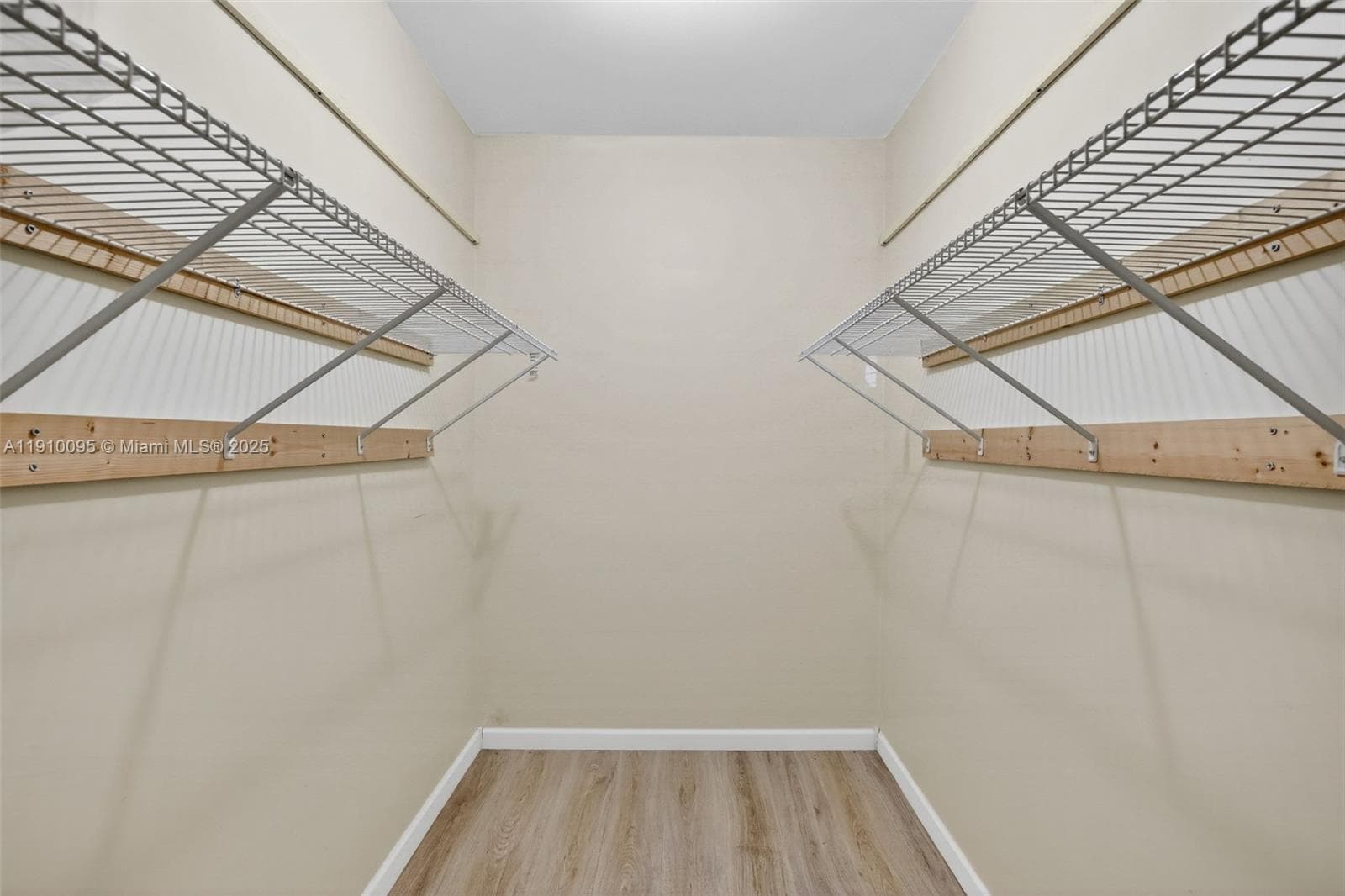 BEVERLY HILLS CONDO · #T218 in Hollywood - Photo 21