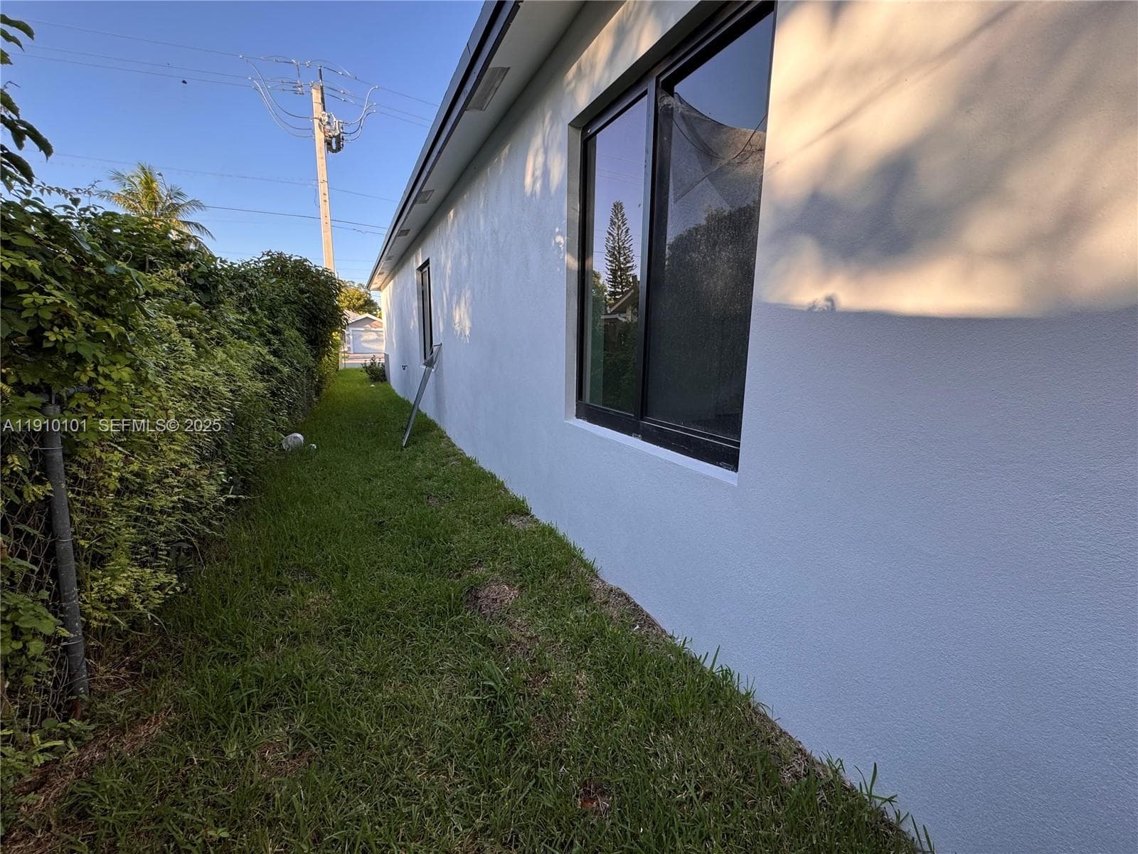 2430 NW 22nd Rd photo 4