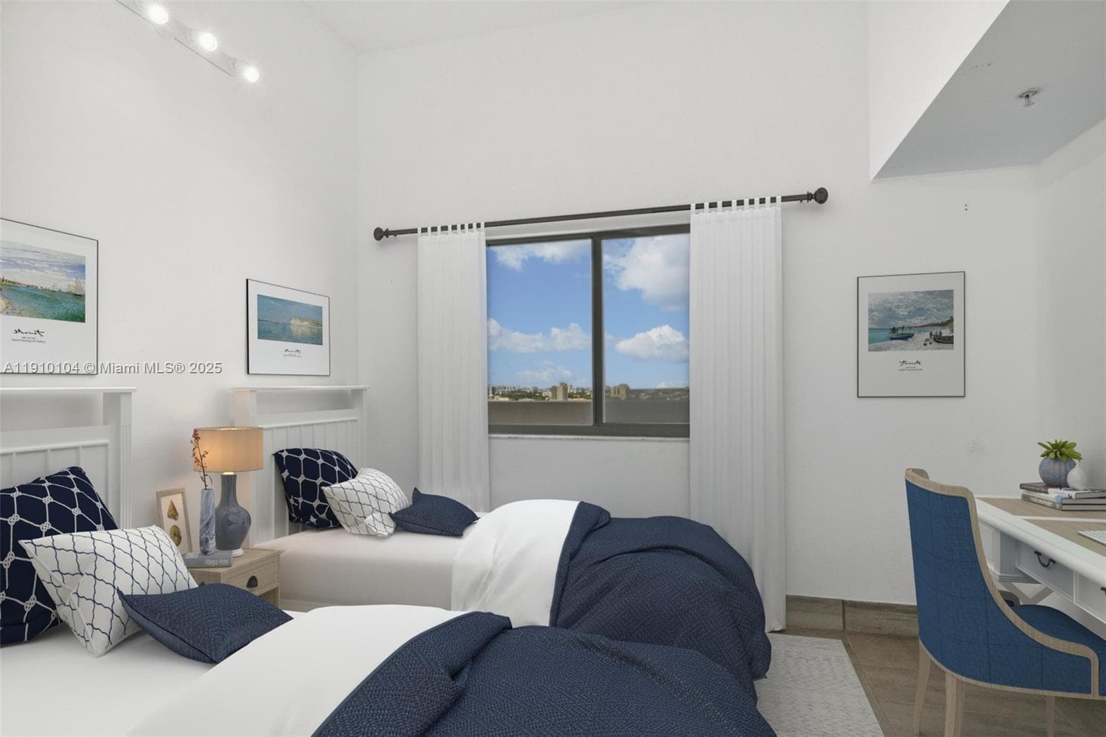 2nd bedroom