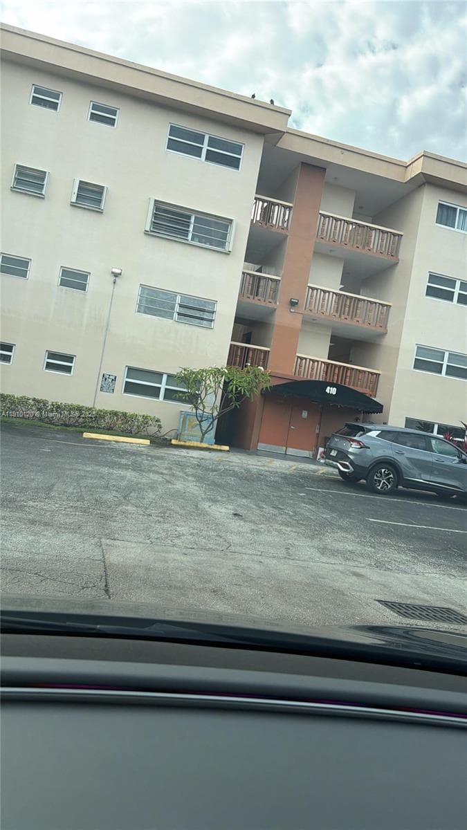 Gulfstream garden 4 · #105 in Hallandale Beach - Photo 14
