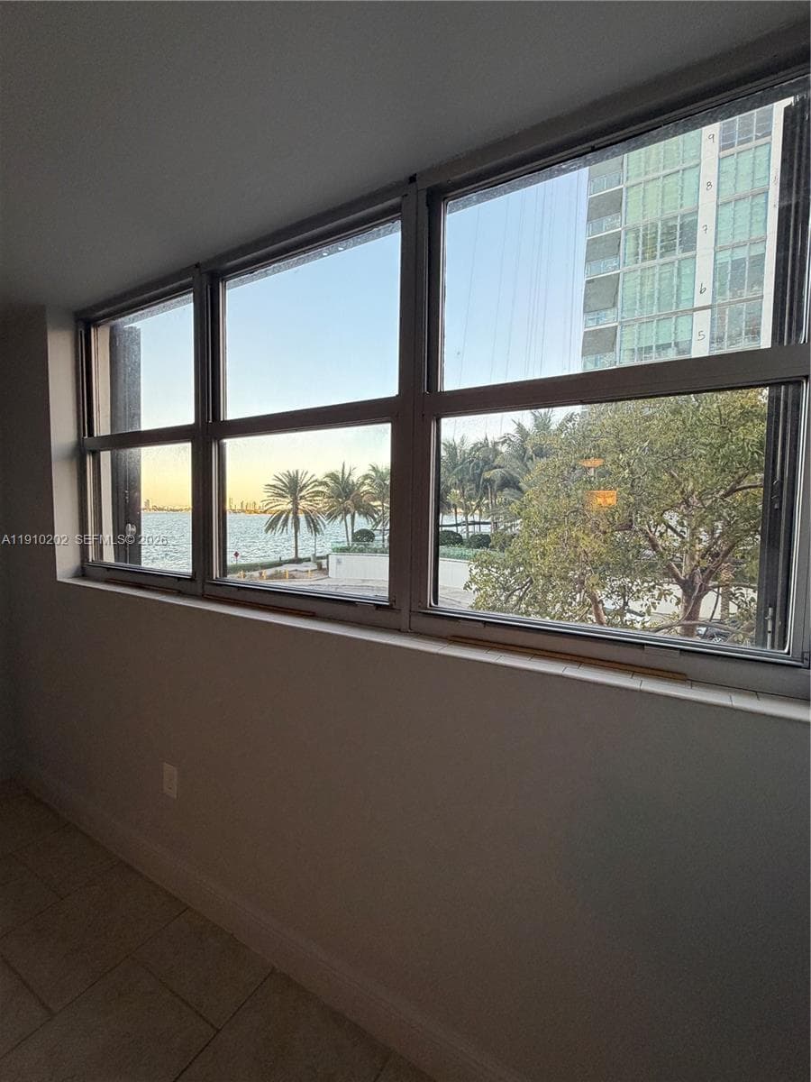 BAYVIEW TOWER CONDO · #203 in Miami - Photo 13