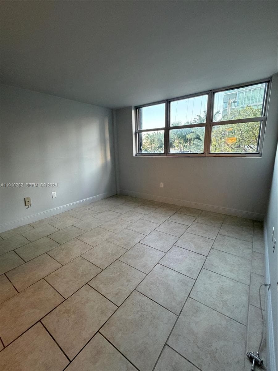 BAYVIEW TOWER CONDO · #203 in Miami - Photo 14