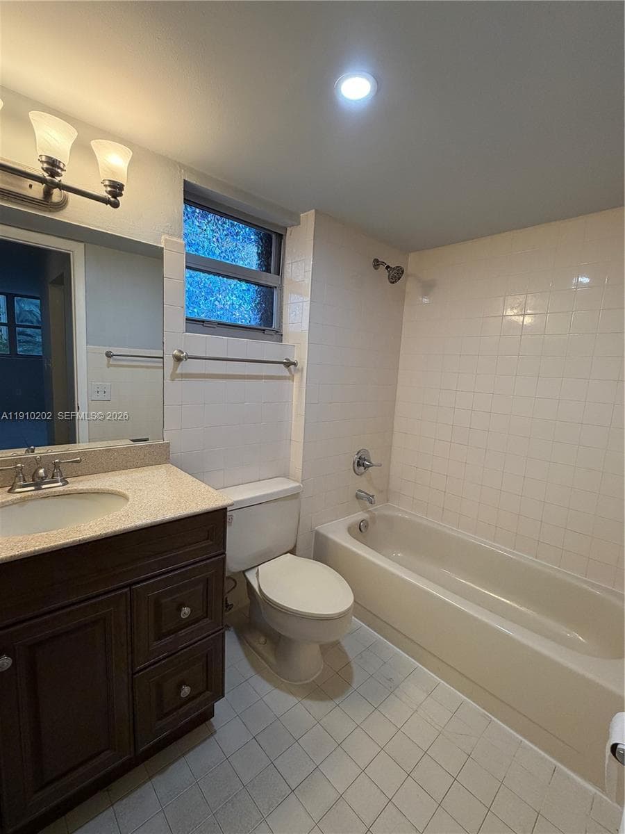 BAYVIEW TOWER CONDO · #203 in Miami - Photo 11